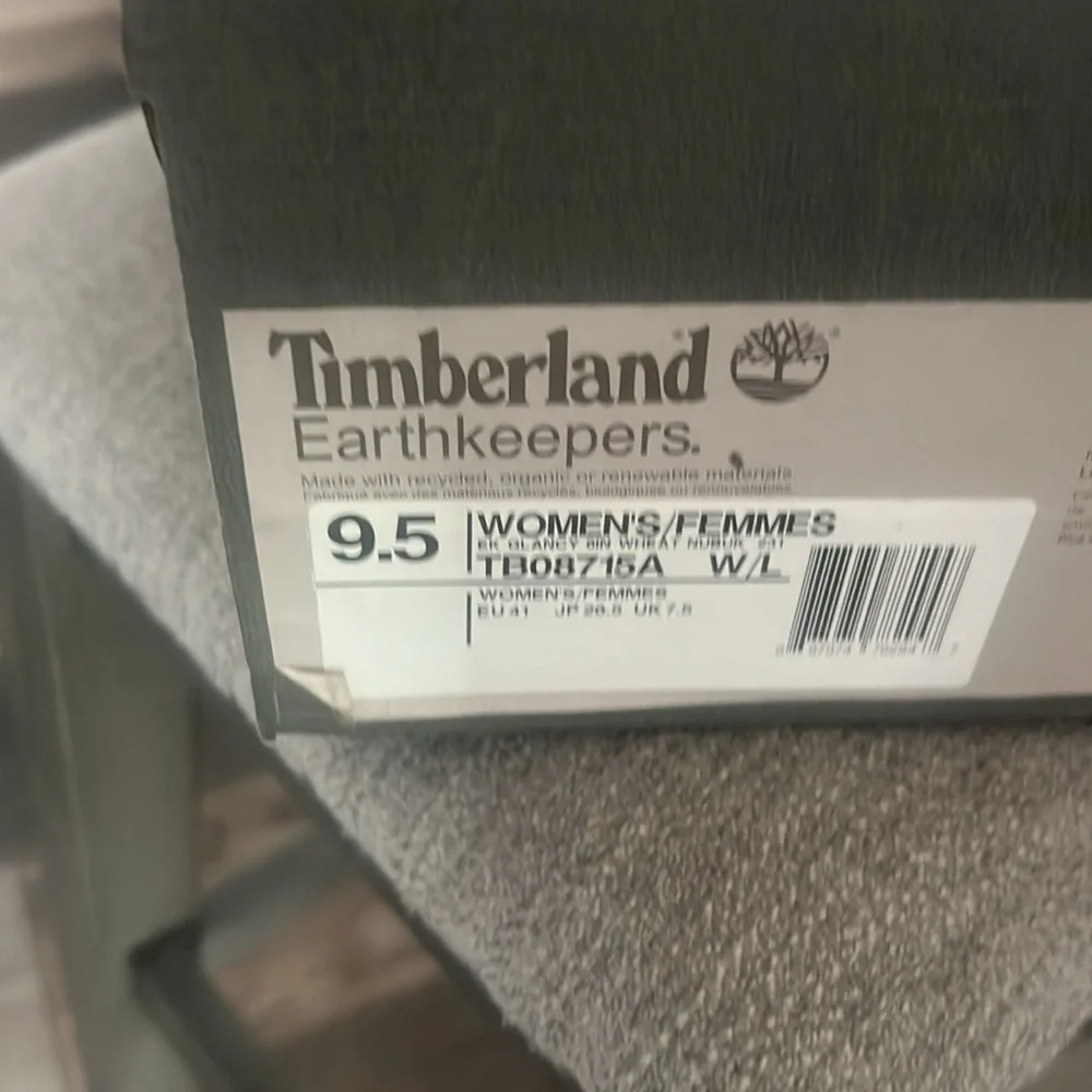 Brand new Timb heeled boots - Picture 3 of 4